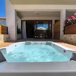 Lojena, Luxury With Jacuzzi Id 112 * Murter