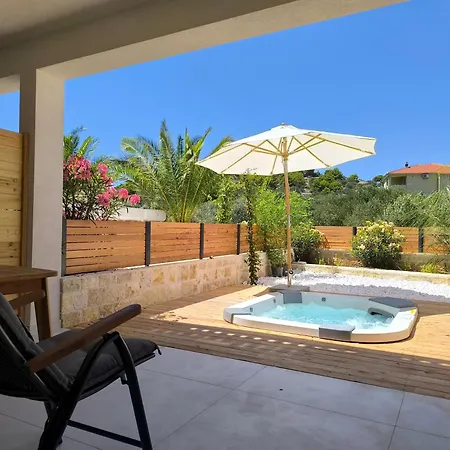 Lojena, Luxury With Jacuzzi Id 112 Apartment *