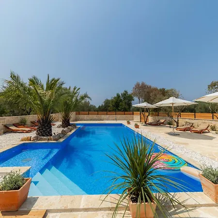 Lojena, Luxury With Jacuzzi Id 112 *