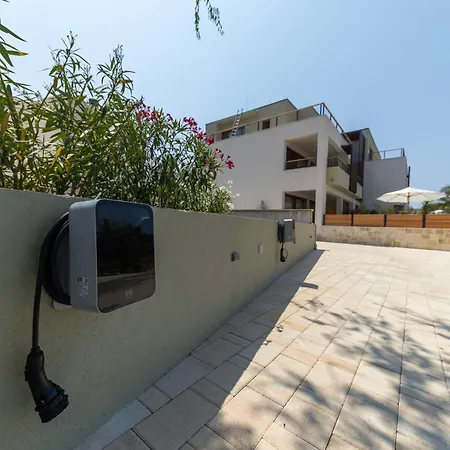 Apartment Lojena, Luxury With Jacuzzi Id 112 Murter