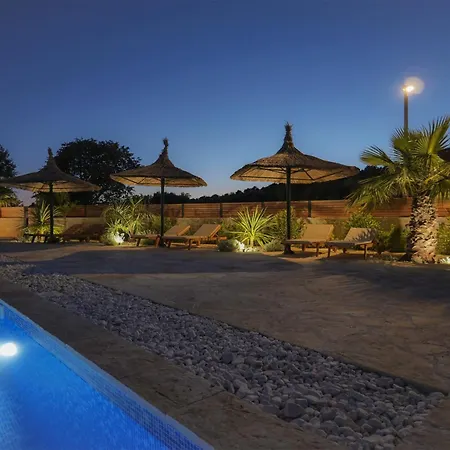 Lojena, Luxury With Jacuzzi Id 112 *