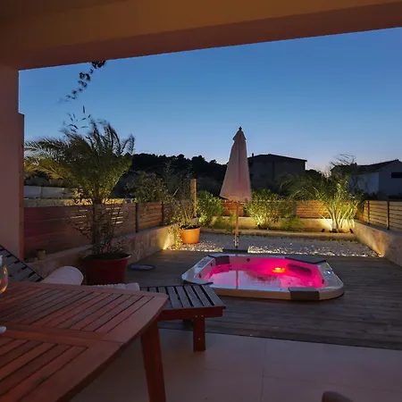 Lojena, Luxury With Jacuzzi Id 112 Apartment *