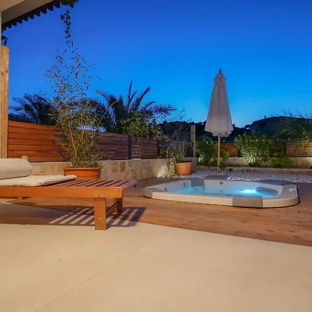 Lojena, Luxury With Jacuzzi Id 112 * Murter