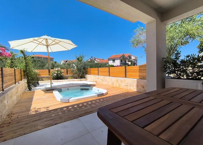 Appartement Lojena, Luxury With Jacuzzi Id 112