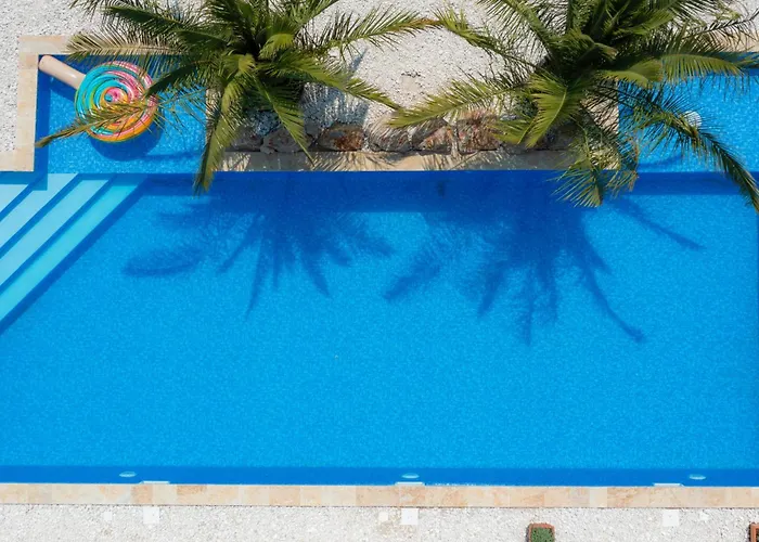 Lojena, Luxury With Jacuzzi Id 112 Муртер