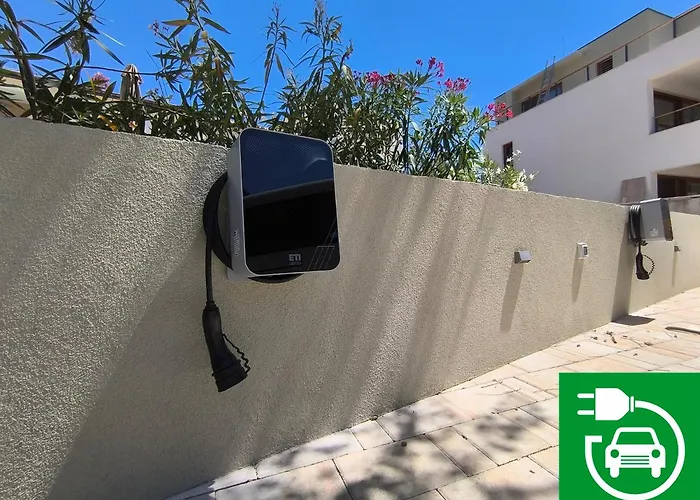 Lojena, Luxury With Jacuzzi Id 112