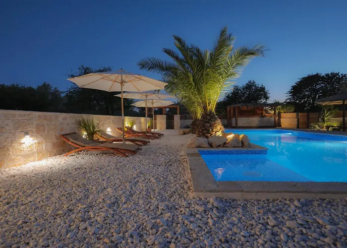 Lojena, Luxury With Jacuzzi Id 112 Appartement *