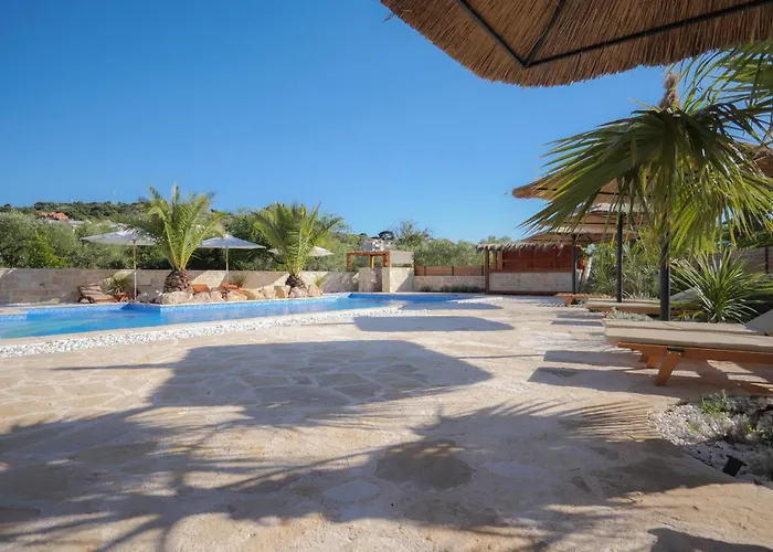 Lojena, Luxury With Jacuzzi Id 112 Муртер