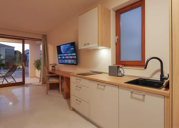 Lojena, Luxury With Jacuzzi Id 112 Апартаменты *