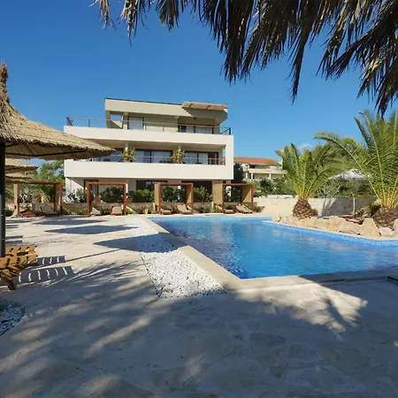 Lojena, Luxury With Jacuzzi Id 112 Murter