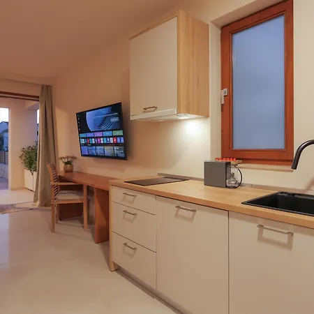 Lojena, Luxury With Jacuzzi Id 112 Apartamento *